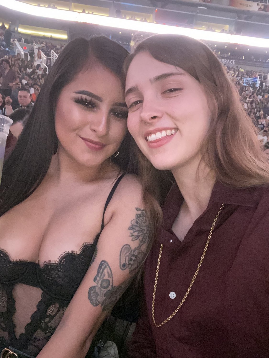 Sexy Lesbian Tease #RyAO2PcH