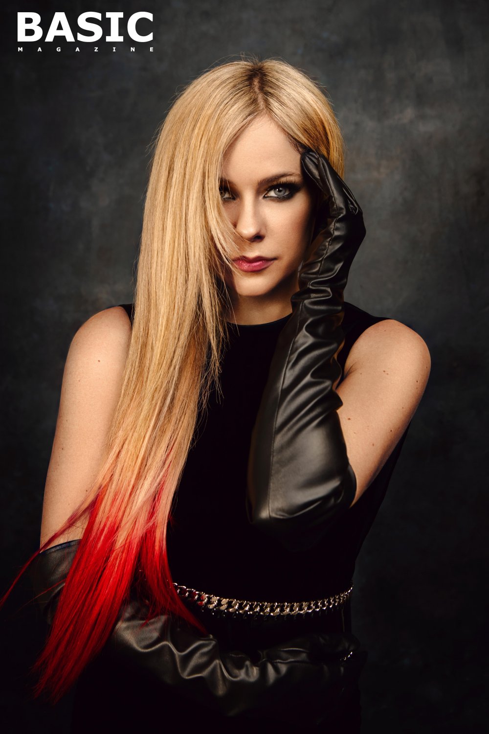 Avril Lavigne great boobs #6yYBsaab