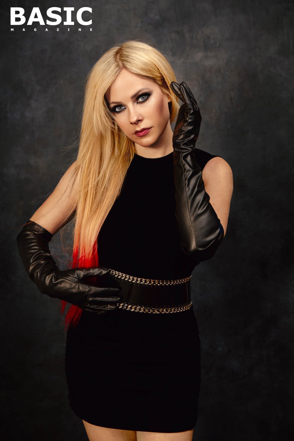Avril Lavigne great boobs #uNENQsAk