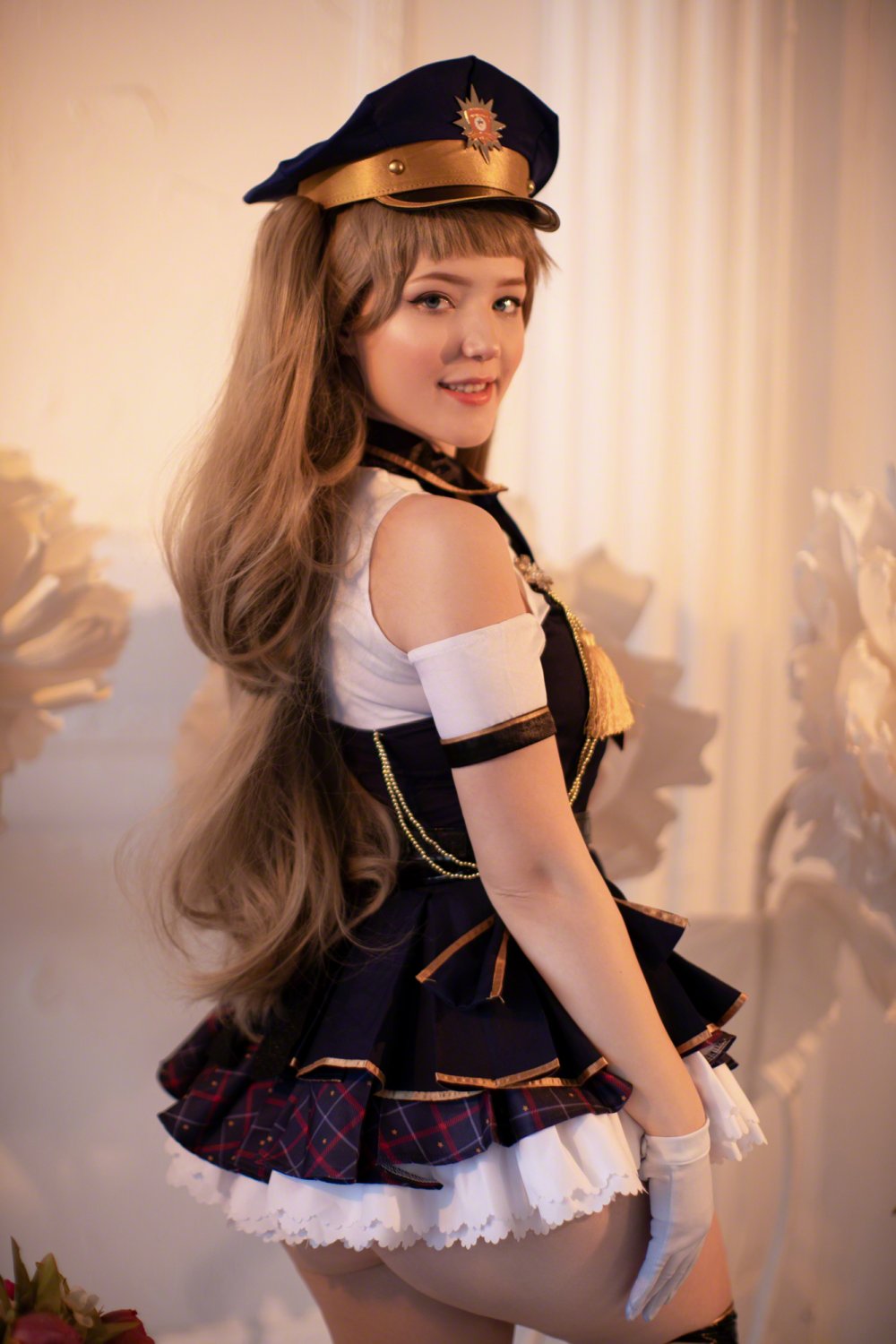 Busty Kotori Minami 南ことり at anime convention #L7D0xwvg